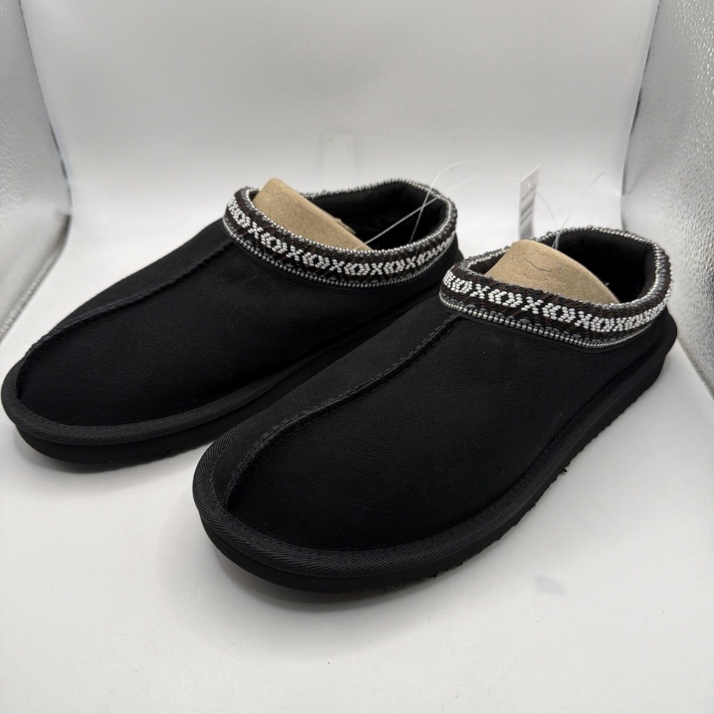 Kirkland Signature Unisex Shearling Slippers Black. Men 9, Women 10. New